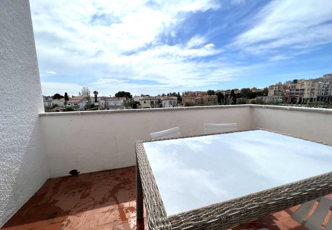 Apartament en Empuriabrava - SAN MORI 4-5 - Piso grande terraza y 3 habitacione