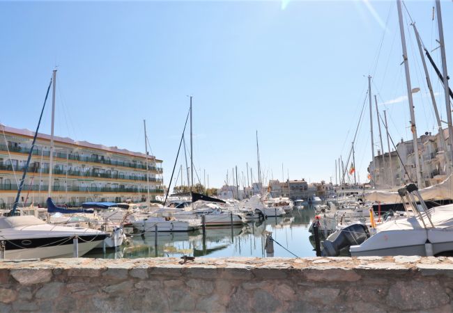 Apartament en Empuriabrava - Onada II - Piso vista al Canal y Puerto - Garaje P