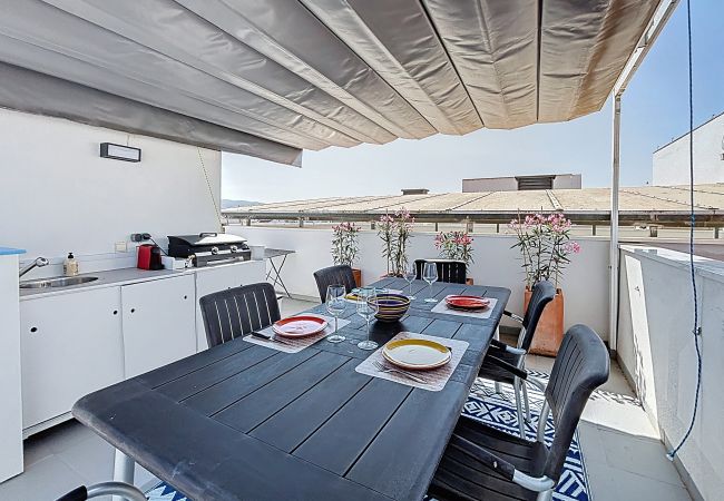 Apartament en Rosas / Roses - B.Marina 410 - Atico un dormitorio vista canal