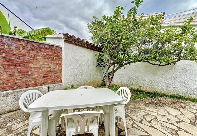 Villa à Empuriabrava - Requesens - Casa en Empuriabrava