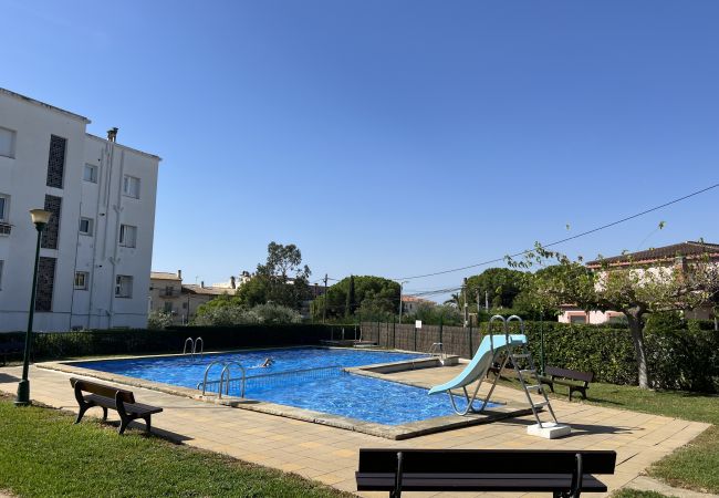  à Rosas / Roses - Lisboa 4P62 - Piso con piscina comunitaria