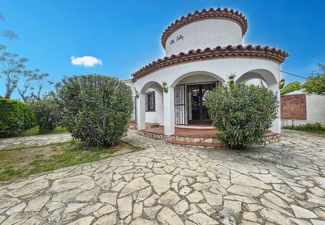 Villa in Empuriabrava - Requesens - Casa en Empuriabrava
