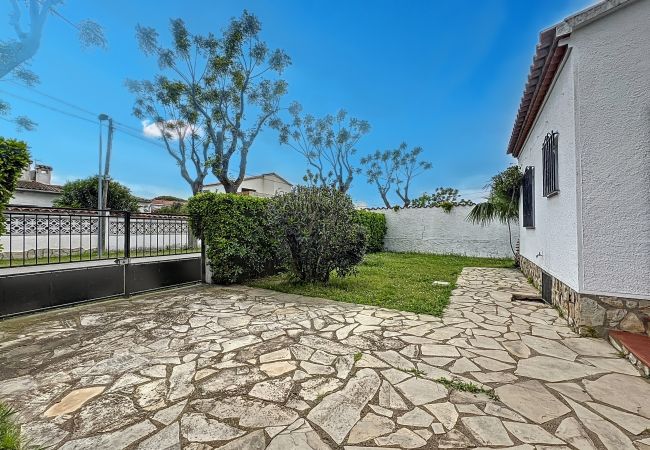 Villa in Empuriabrava - Requesens - Casa en Empuriabrava