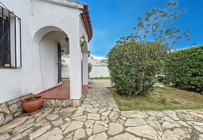 Villa in Empuriabrava - Requesens - Casa en Empuriabrava
