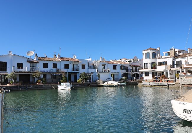 Apartment in Empuriabrava - Port moxo Empuriabrava proche plage vue canal