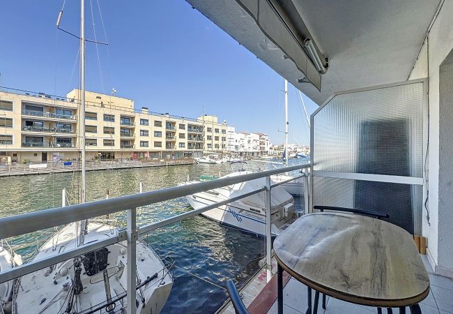 Apartment in Empuriabrava - Port moxo Empuriabrava proche plage vue canal
