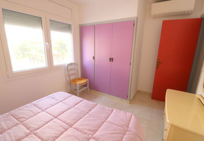 Apartment in Rosas / Roses - Riera Ginjolers Piso Espacioso, 500 mts de playa,