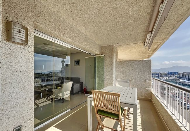 Apartment in Empuriabrava - PORT GREC - Apt vue port et montagne