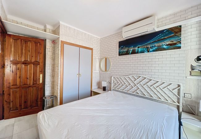 Apartment in Empuriabrava - PORT MOXO 4 2B - BEAU DUPLEX vue canal