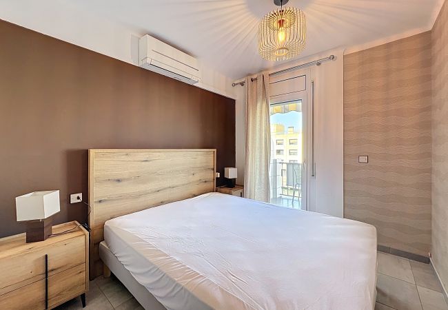 Apartment in Empuriabrava - PORT MOXO 4 2B - BEAU DUPLEX vue canal
