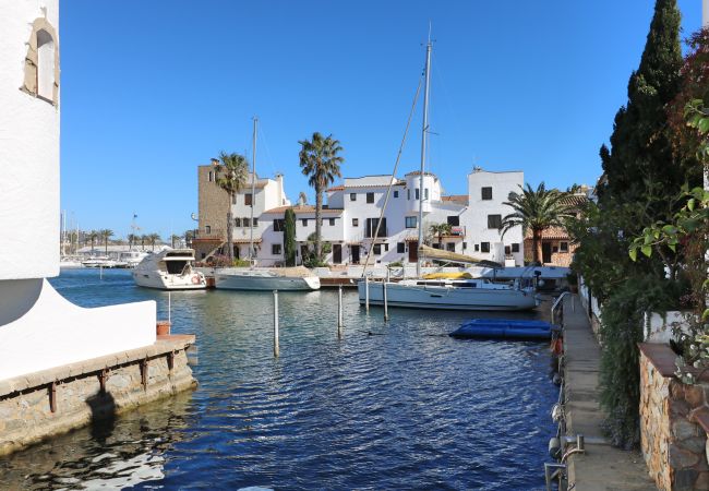 Apartment in Empuriabrava - SAN MORI 4-5 - Piso grande terraza y 3 habitacione