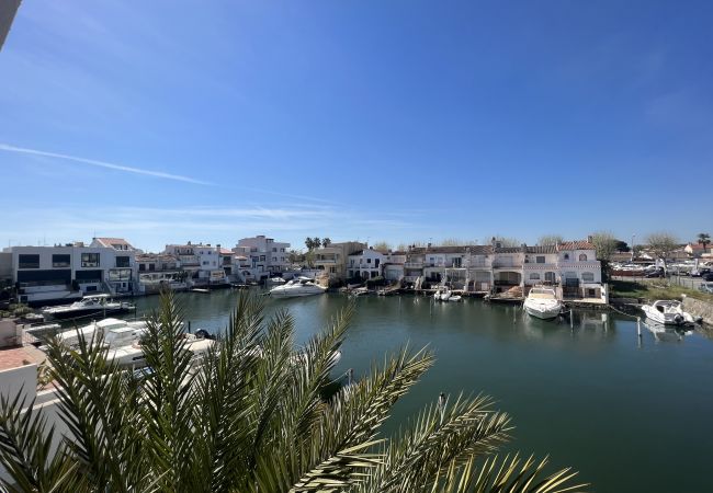 Apartment in Empuriabrava - Port Alegre 23 - Piso con un balcon grande y vista