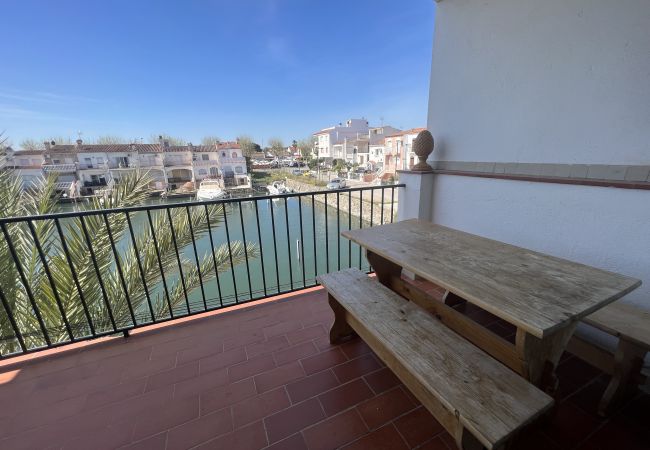 Apartment in Empuriabrava - Port Alegre 23 - Piso con un balcon grande y vista