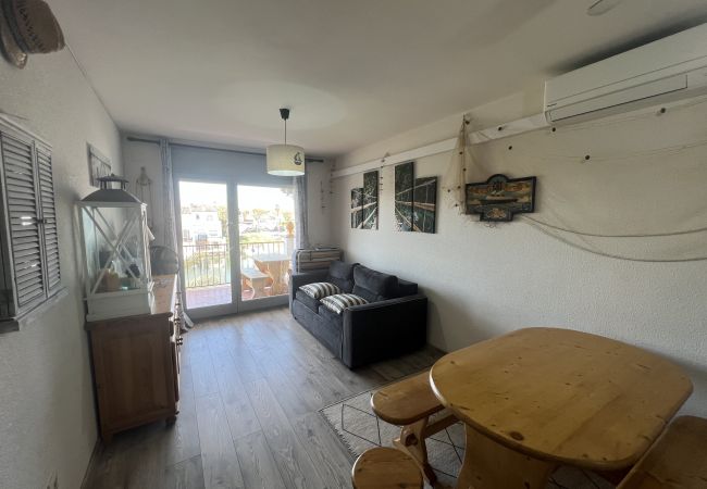 Apartment in Empuriabrava - Port Alegre 23 - Piso con un balcon grande y vista