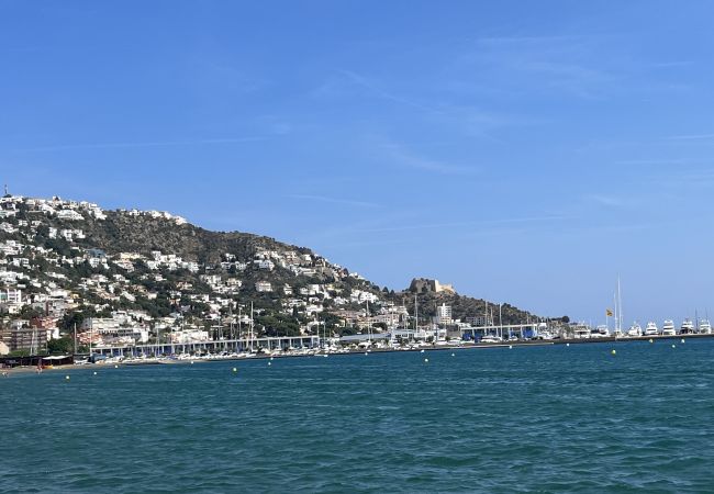 Apartment in Rosas / Roses - Sol y Playa 4-1 / Piso muy bonito y reformado con