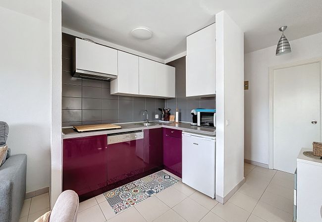 Apartment in Rosas / Roses - Sol y Playa 4-1 / Piso muy bonito y reformado con