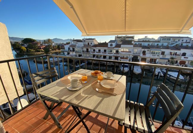 Apartment in Empuriabrava - Porto Fino - Apartamento vista al canal reformado