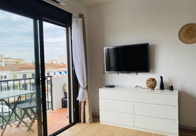 Apartment in Empuriabrava - Porto Fino - Apartamento vista al canal reformado