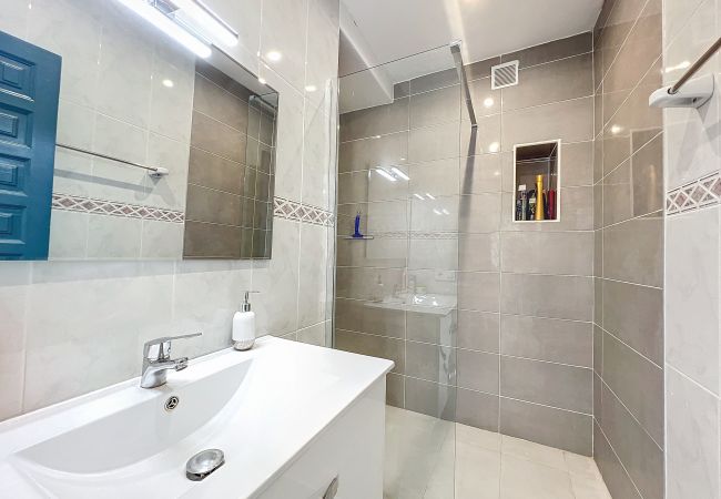 Apartment in Rosas / Roses - Gran Canal - Apartamento visto al mar, 50 M de la