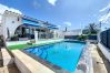 House in Rosas / Roses - Montsia 19 - Casa con piscina privada, Roses