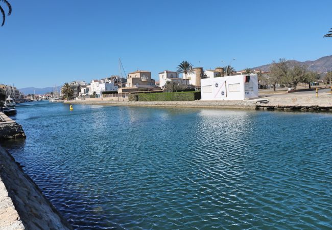 Apartment in Empuriabrava - Port Sotavent I - Piso con piscina comunitaria