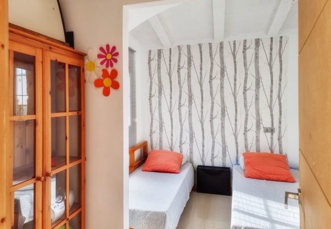 Villa in Rosas / Roses - Urgell  - Casa con jardín y dos habitaciones