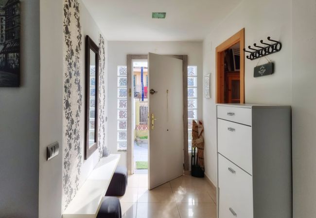 Villa in Rosas / Roses - Urgell  - Casa con jardín y dos habitaciones