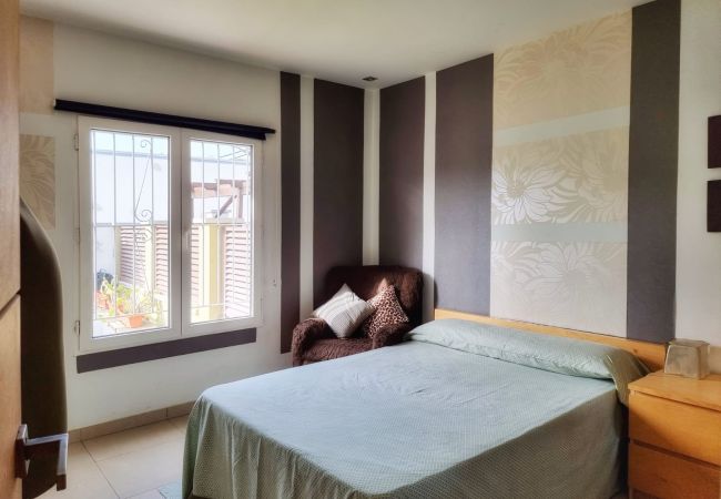 Villa in Rosas / Roses - Urgell  - Casa con jardín y dos habitaciones