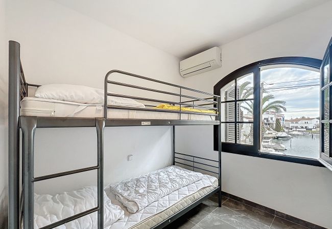House in Empuriabrava - Porto Fino – Casa con amarre y vista al canal
