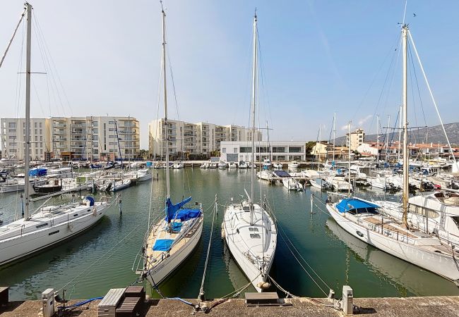 Apartment in Rosas / Roses - R. MARINE II 139 – Piso vista al canal y piscina