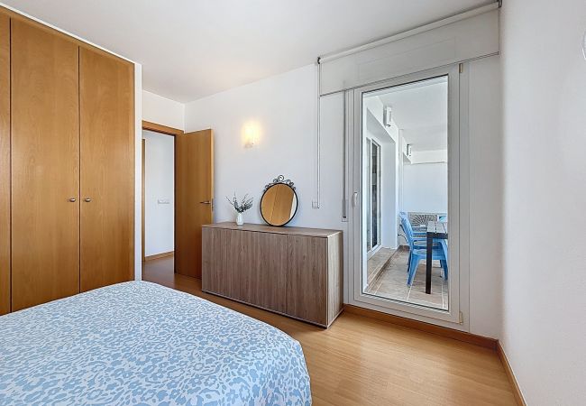 Apartment in Rosas / Roses - R. MARINE II 139 – Piso vista al canal y piscina