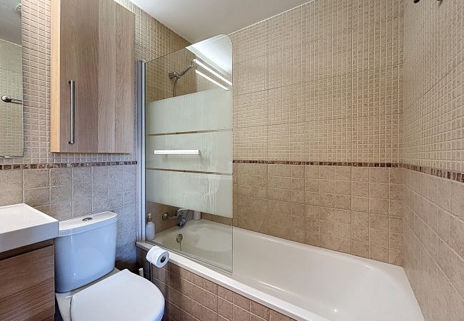 Apartment in Rosas / Roses - R. MARINE II 139 – Piso vista al canal y piscina