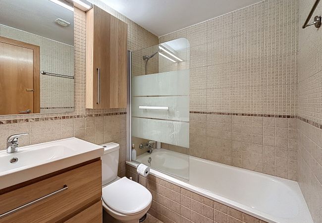 Apartment in Rosas / Roses - R. MARINE II 139 – Piso vista al canal y piscina