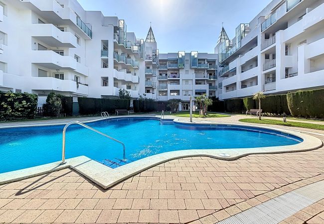 Apartment in Rosas / Roses - R. MARINE II 139 – Piso vista al canal y piscina