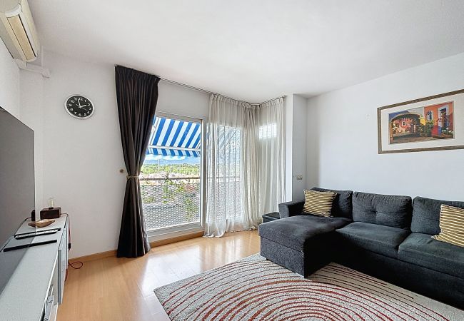 Apartment in Rosas / Roses - B.Marina 410 - Atico un dormitorio vista canal