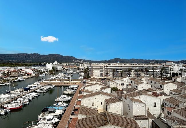 Apartment in Rosas / Roses - B.Marina 410 - Atico un dormitorio vista canal