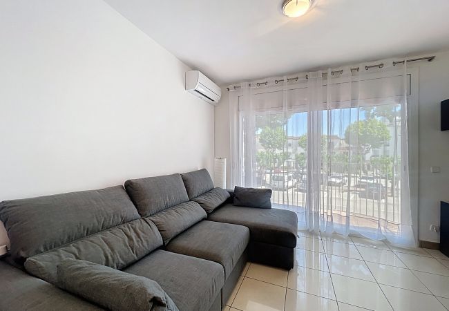 Apartment in Empuriabrava - POBLAT TIPIC – Piso un dormitorio y terraza