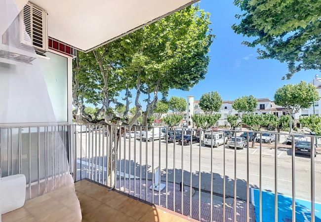 Apartment in Empuriabrava - POBLAT TIPIC – Piso un dormitorio y terraza