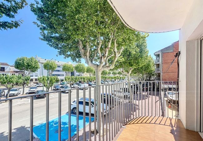 Apartment in Empuriabrava - POBLAT TIPIC – Piso un dormitorio y terraza