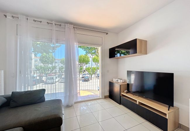 Apartment in Empuriabrava - POBLAT TIPIC – Piso un dormitorio y terraza