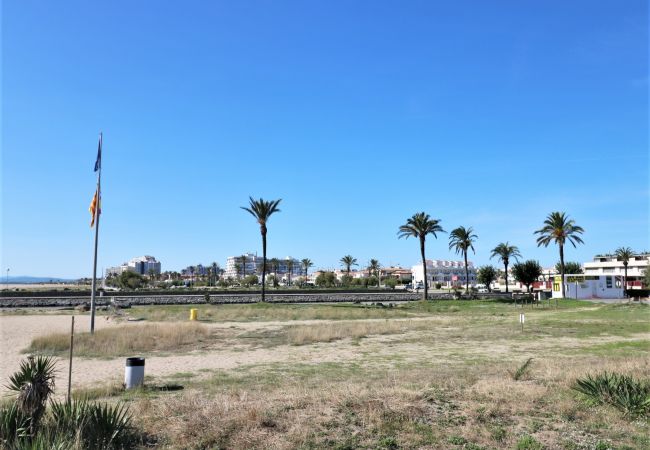 Apartment in Empuriabrava - POBLAT TIPIC – Piso un dormitorio y terraza