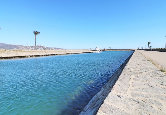 Apartment in Empuriabrava - POBLAT TIPIC – Piso un dormitorio y terraza