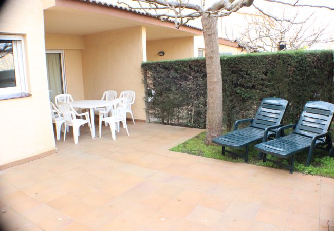 Ferienhaus in Rosas / Roses - P. ESTRELLA 24 Casa con piscina comunitaria y WIFI