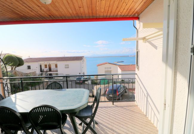 Ferienwohnung in Rosas / Roses - Les  Roques, Apartamento vista al mar