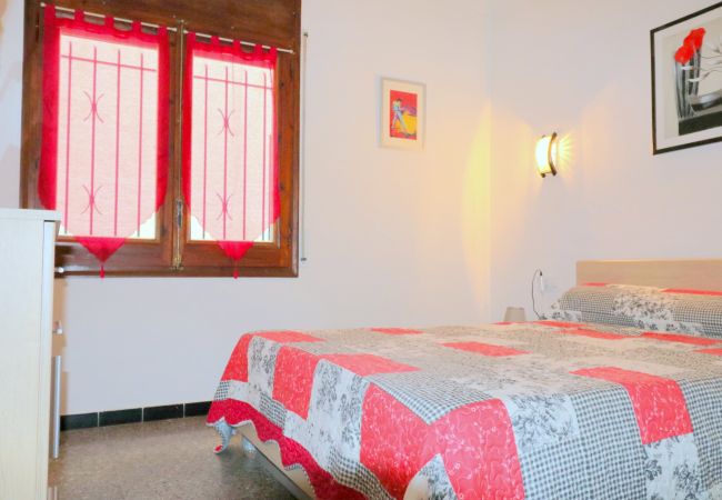 Ferienwohnung in Rosas / Roses - Les  Roques, Apartamento vista al mar