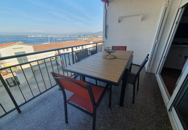 Ferienwohnung in Rosas / Roses - Les  Roques, Apartamento vista al mar