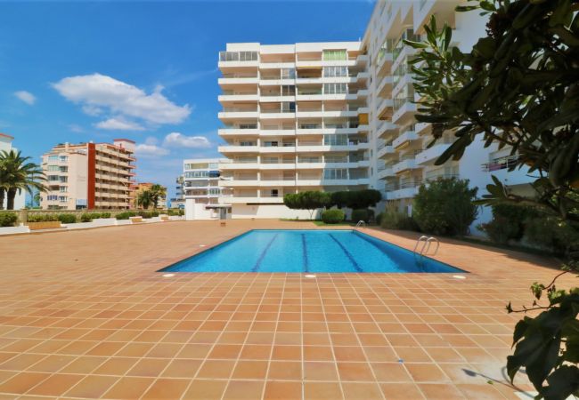 Ferienwohnung in Rosas / Roses - Marenostrum, Piso vista al mar y piscina comunitar