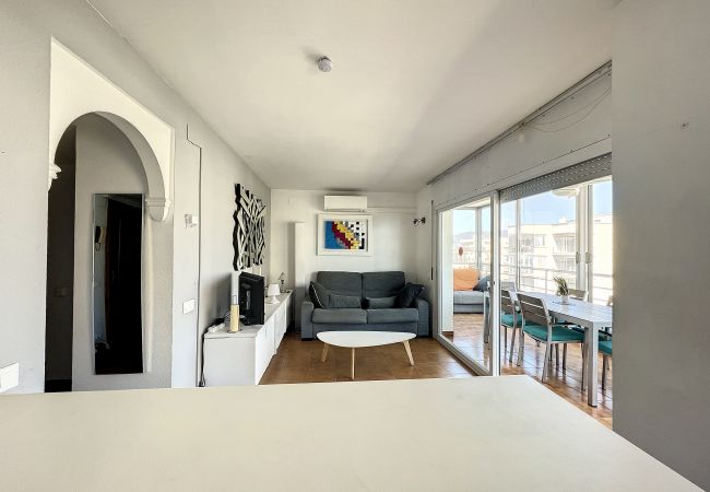 Ferienwohnung in Rosas / Roses - Marenostrum, Piso vista al mar y piscina comunitar