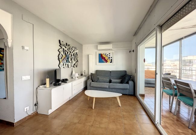 Ferienwohnung in Rosas / Roses - Marenostrum, Piso vista al mar y piscina comunitar