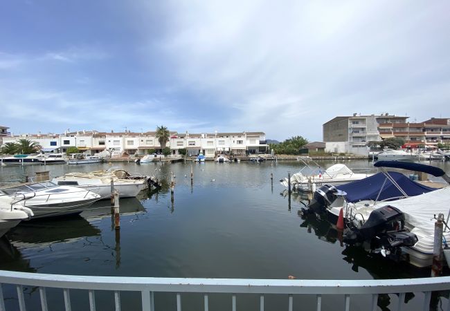 Ferienwohnung in Empuriabrava - PORT EMPORDA 28BA - Piso con  preciosa vista al pu